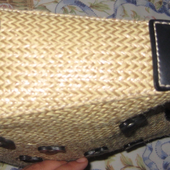 Kennth Cole REACTION Wicker/Woven Handbag - Picture 5 of 7